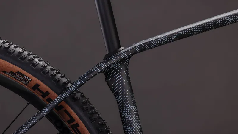 2026 Cube Phenix C:68X SLT - Carbon hardtail mountain bike - Matrix Black and White-4