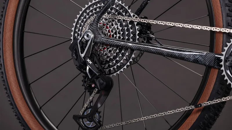 2026 Cube Phenix C:68X SLT - Carbon hardtail mountain bike - Matrix Black and White-6