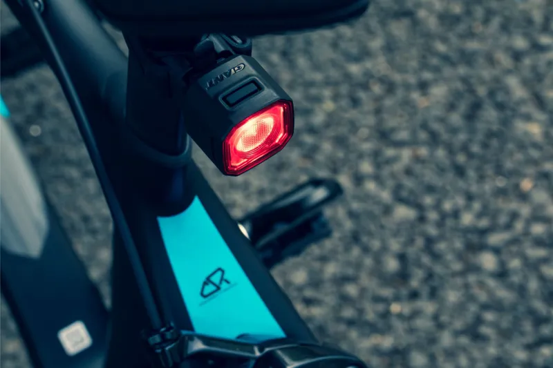 Giant Recon TL 100 Cycling Rear Light - Black-10