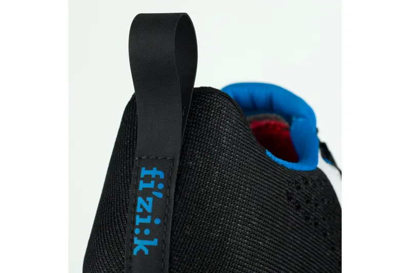 Fizik R1 Transiro Triathlon Shoe in Black/White-4