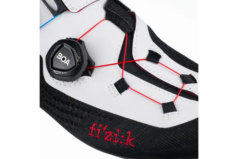 Fizik R1 Transiro Triathlon Shoe in Black/White