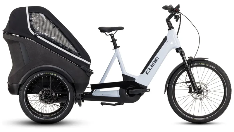2025 Cube Trike Family Hybrid 750 - Electric Cargo Trike - Flash White / Black