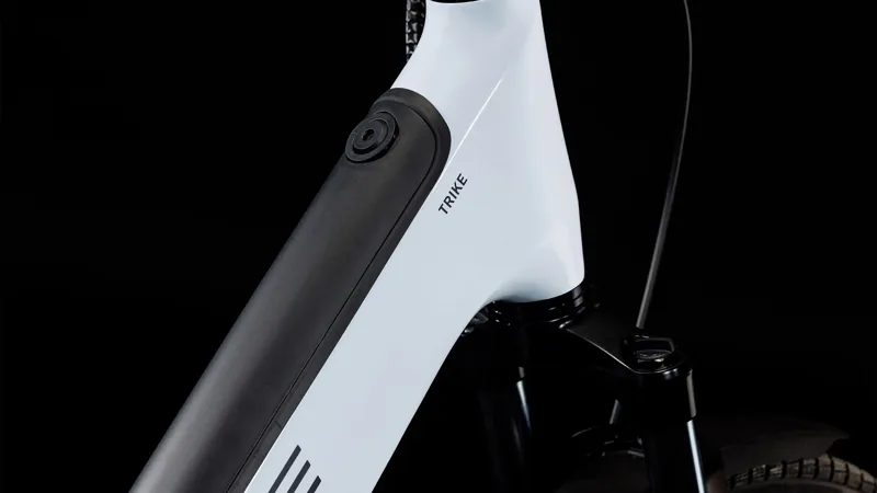 2025 Cube Trike Family Hybrid 1500 - Electric Cargo Trike - Flash White / Reflex-2