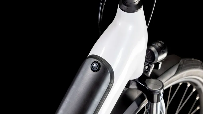 2025 Cube Supreme Hybrid Comfort One 500 Easy Entry - Electric Hybrid Bike - Metallic White / Black-5