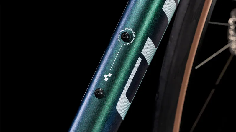 2025 Cube Attain SLX - 105 equipped Road Bike - Goblin / Yellow-3