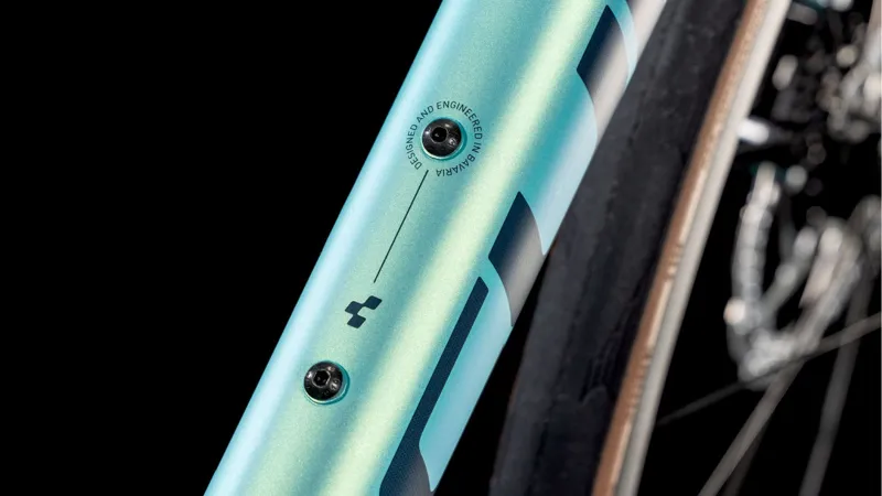 2025 Cube Attain c:62 SLX - 105 Di2 equipped Carbon Road Bike - Lagoon / Black-3