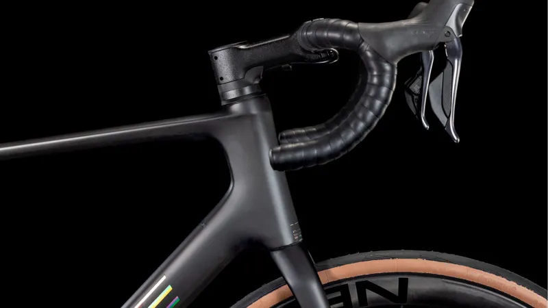 2025 Cube Attain C:62 SLT - Ultegra Di2 equipped Road Bike - Carbon / Rainbow-6