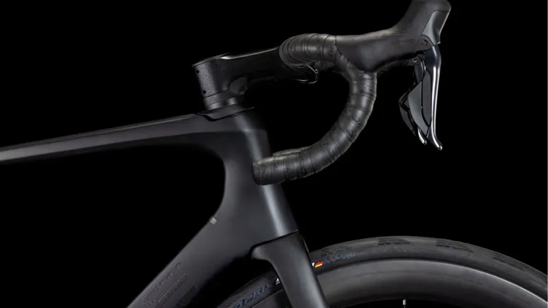 2025 Cube Agree C:62 Pro - Ultegra Di2 equipped Carbon Road Bike - Blackline-5