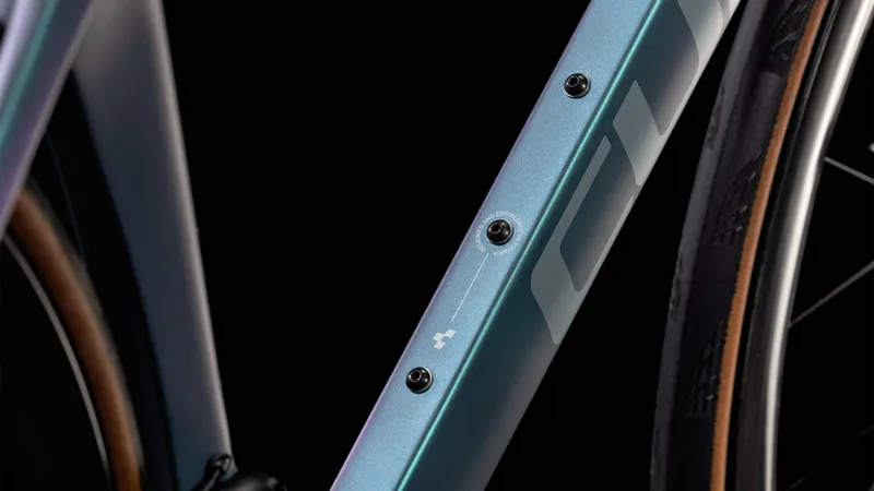 2025 Cube Agree C:62 Pro - Ultegra Di2 equipped Carbon Road Bike - Polar Light / Aqua Green-3