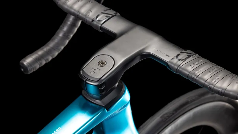 2025 Cube Litening Aero c:68x SLX - Aero Road Bike - Chrome Blue / Liquid Blue-3