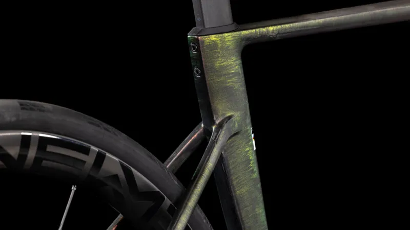 Cube Litening Air C:68X SLT - Aero Road Bike - Liquid Lava / Black-2