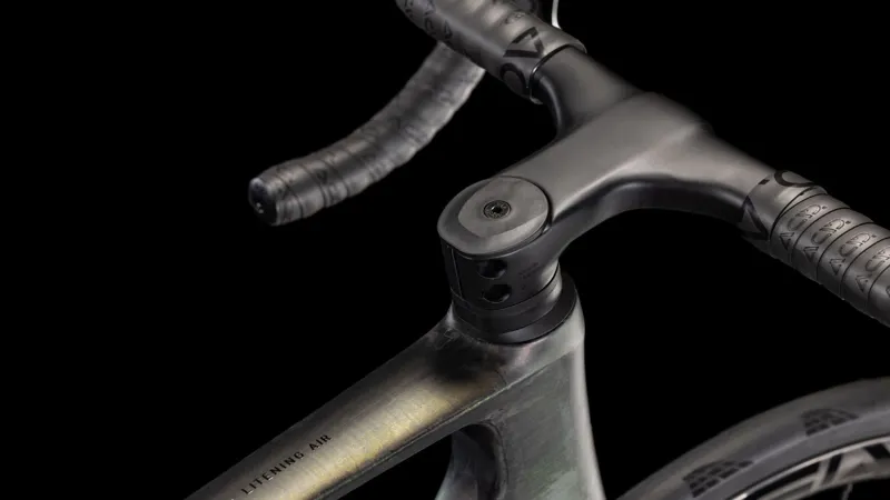 Cube Litening Air C:68X SLT - Aero Road Bike - Liquid Lava / Black-5