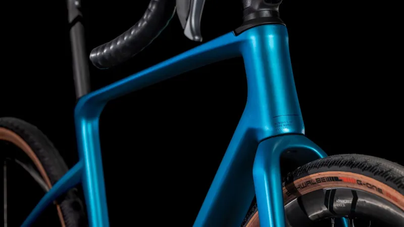 2025 Cube Nuroad C:62 Race - Shimano GRX equipped Carbon Gravel bike - Mineral Teal / Blue-5