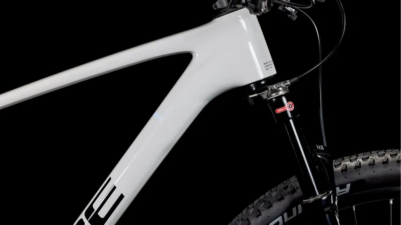 2025 Cube Reaction C:62 One - Hardtail Mountain Bike - Cotton / White-5