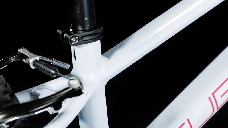 2025 Cube Numove 140 - 14inch wheel kids bike - Flash White / Pink-2