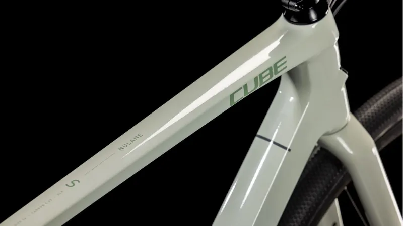 2025 Cube Nulane C:62 SLX - Classic frame Cabon Hybrid Bike - Dessert Stone / Green-2