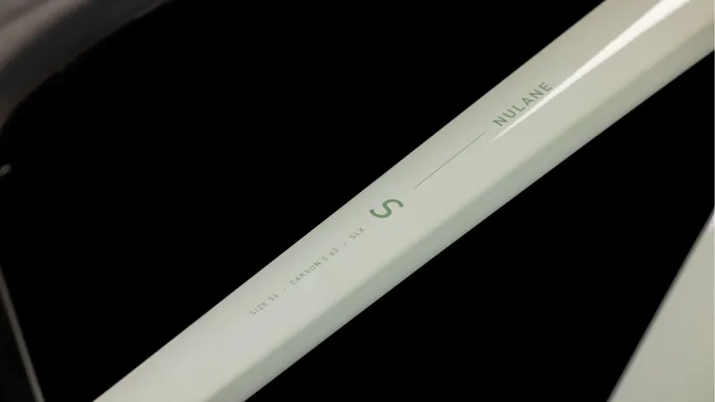 2025 Cube Nulane C:62 SLX FE - Fully Equipped Classic frame Cabon Hybrid Bike - Dessert Stone / Green-2