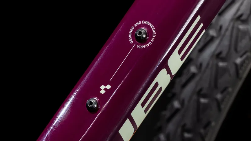 2025 Cube Nature - Classic frame Hybrid Bike - Amarone / Lunar-4