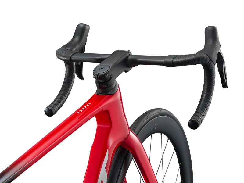 2026 Giant Propel Advanced Pro Dure Ace Road Bike in Rosso Corsa-6