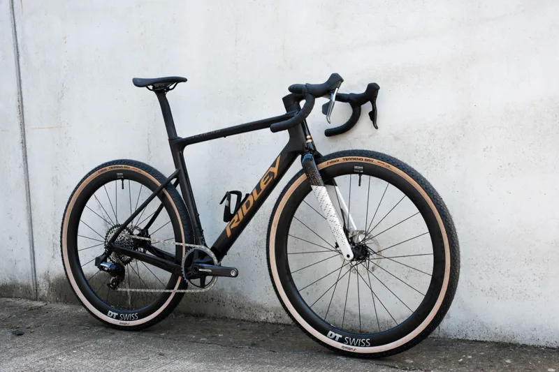 2025 Ridley Astr RS GRX800 DI2 - Gravel Bike -  Carbon / Silver / Bronze-1