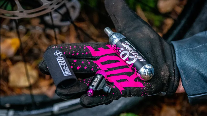 Muc-Off MTB Inflator Kit-1