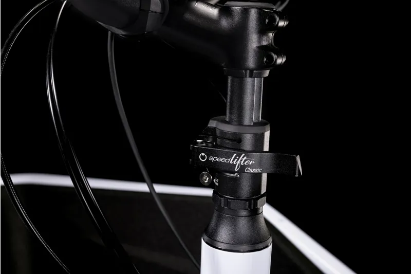 2025 Cube Cargo Dual Hybrid 500 - Electric Cargo Bike - Flash White / Black-1