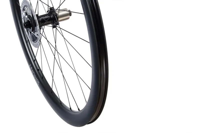 HUNT 44 Aerodynamicist Carbon Disc Wheelset in Black-4