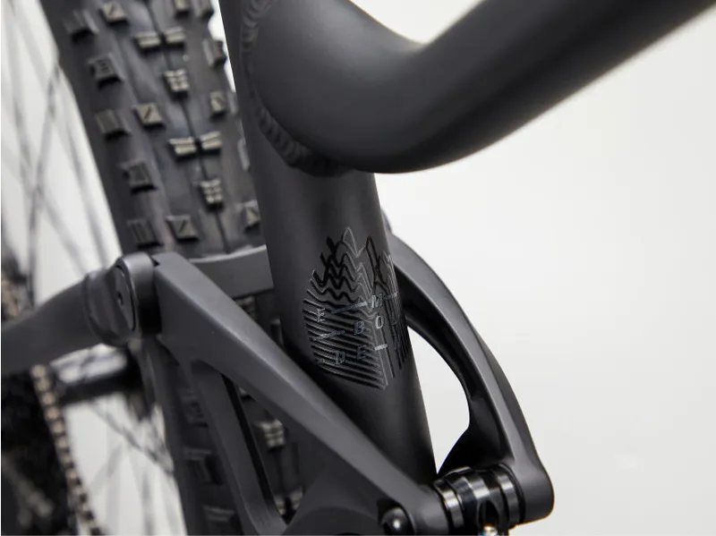 2022 Liv Embolden 1 27.5in Trail Bike in Black-4