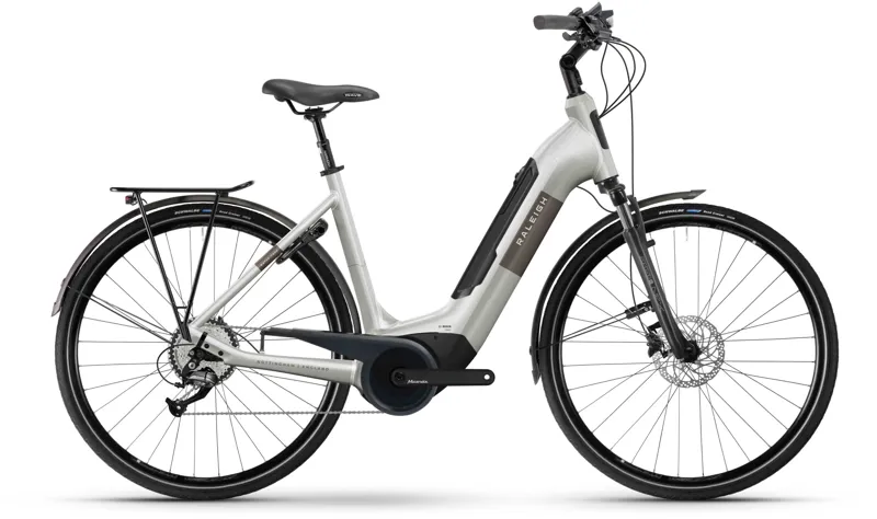 2025 Raleigh Motus Tour Ltd - Low Step 500Wh Electric Bike - Off White / Coffee