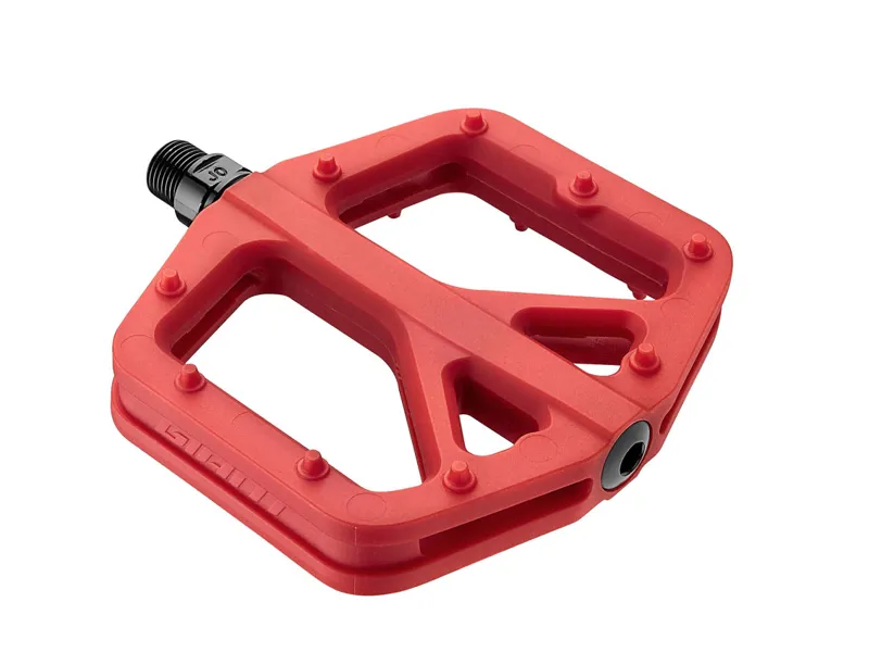 Giant Pinner Comp Flat Pedals in Red