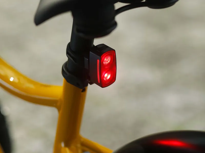 Momentum Recon TL200 Rear Light-1