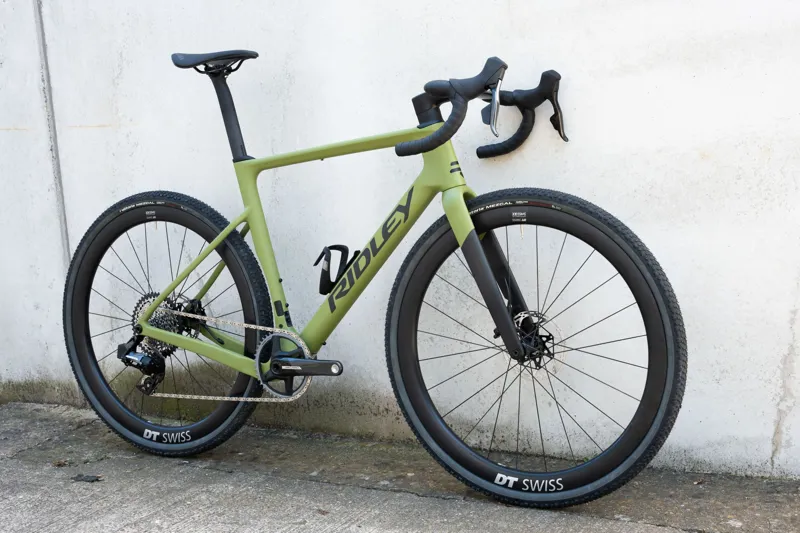2025 Ridley Astr RS RED XPLR 1x13 Gravel Bike - Carbon / Crocodile Green-1