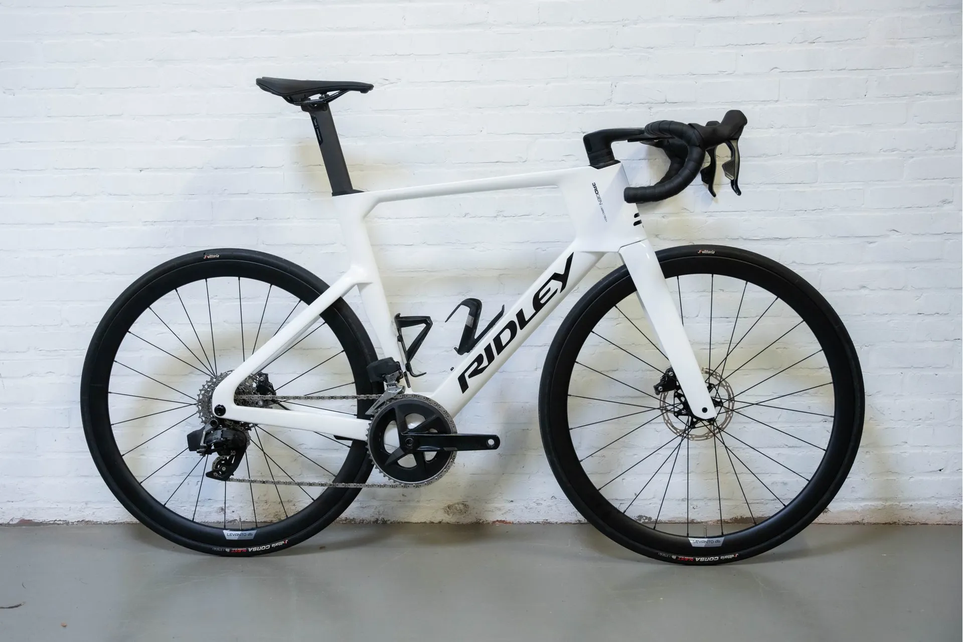 2025 Ridley Noah 105 Di2 equipped Road Bike Pearl White