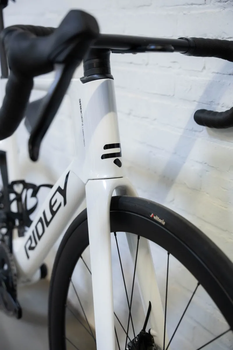 2025 Ridley Noah - 105 Di2 equipped Road Bike - Pearl White-3