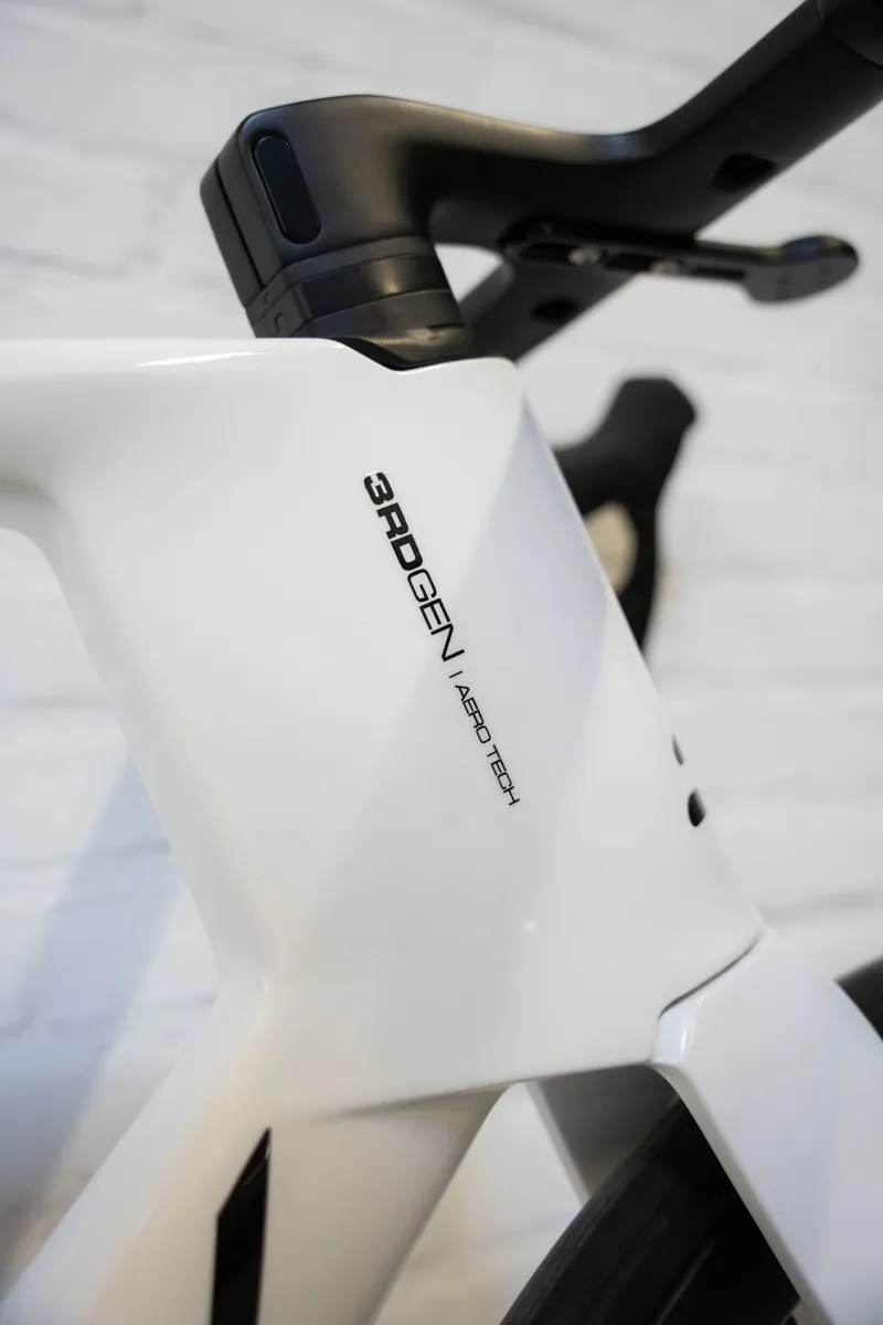 2025 Ridley Noah - 105 Di2 equipped Road Bike - Pearl White-4