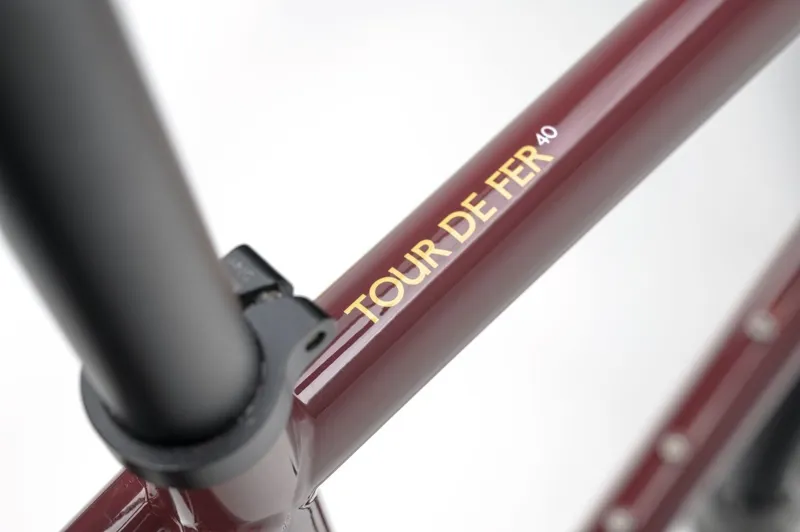 Genesis Tour De Fer 40 - Steel frame Gravel / Touring Bike - Queen Crimson-13