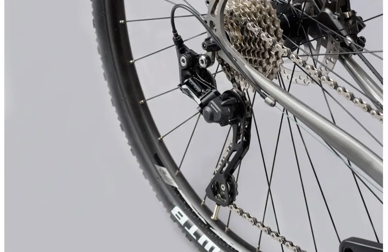 2021 Genesis Croix De Fer 20 Steel Flat Bar Gravel Bike in Silver-6