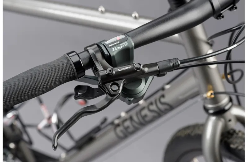 2021 Genesis Croix De Fer 20 Steel Flat Bar Gravel Bike in Silver-2