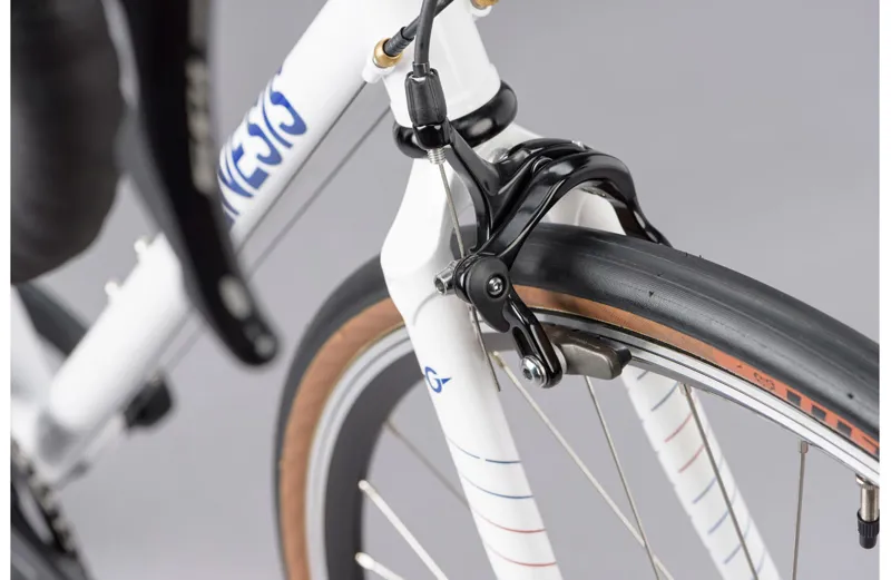 Genesis Equilibrium - Steel Road Bike - Whitehouse Family-3