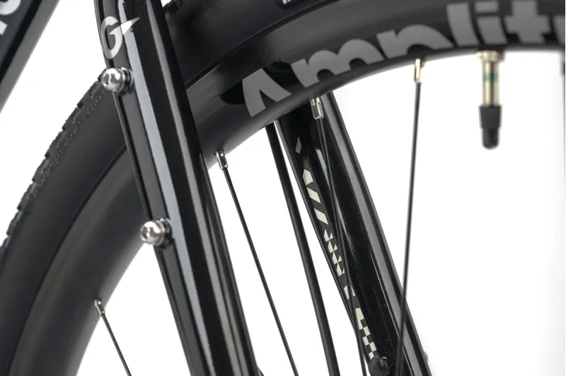 Genesis Croix de Fer 20 - Steel frame Adventure Bike - Burt Bachablack-6