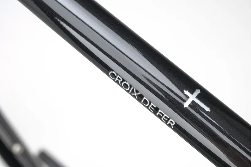 Genesis Croix de Fer 20 - Steel frame Adventure Bike - Burt Bachablack-10