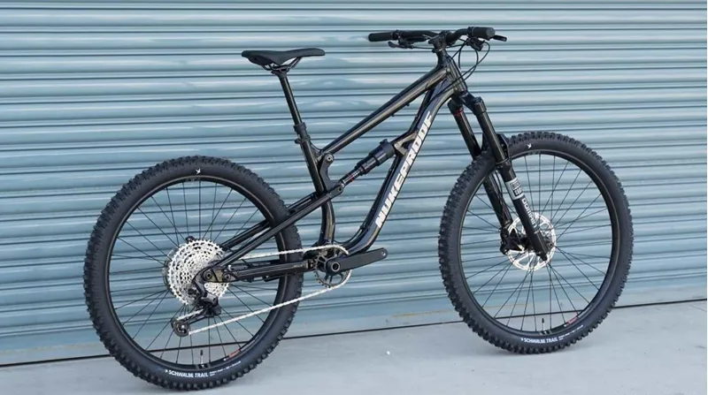2027 Nukeproof Tracker FS / Black