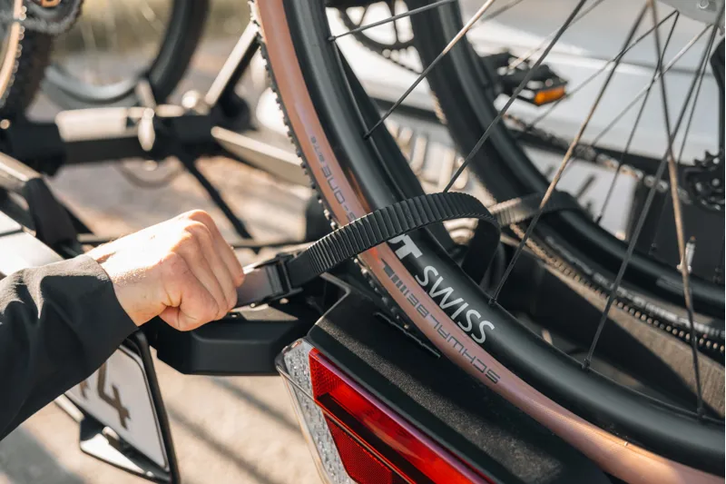 Thule 901230 OutPace - 3-Bike Towball Carrier with 13-Pin Plug-13