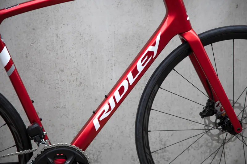 2024 Ridley Fenix Disc - Shimano 105 Endurance Road Bike - Candy Red