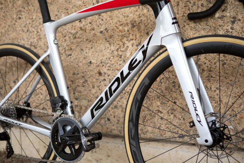 2023 Ridley Noah Disc - 105 Aero Road Bike - Grey-1