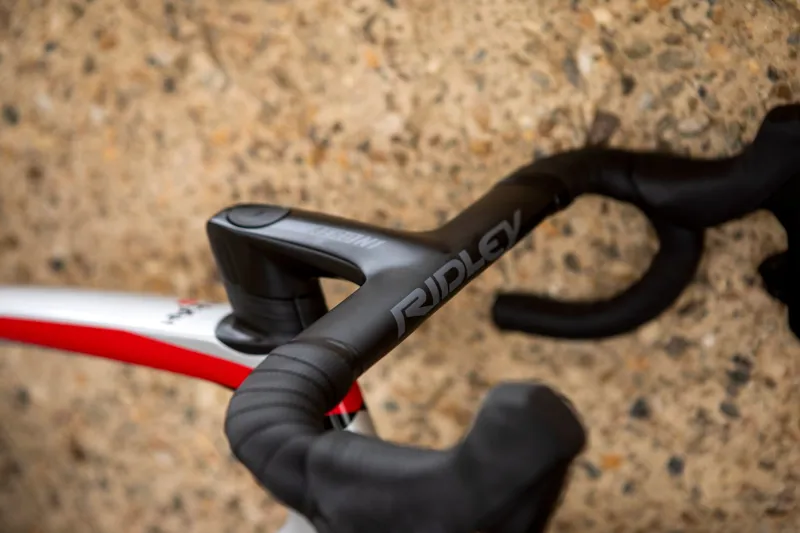 2023 Ridley Noah Disc - 105 Aero Road Bike - Grey-2