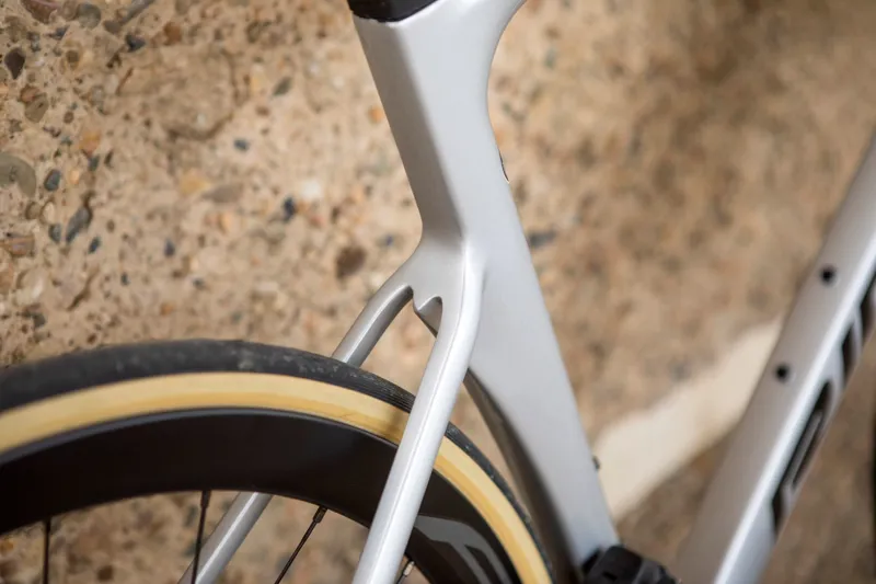 2023 Ridley Noah Disc - 105 Aero Road Bike - Grey-4