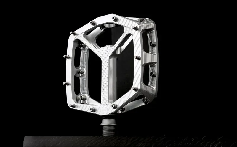 Hope F22 Aluminum 9/16-inch Platform Pedals in Silver