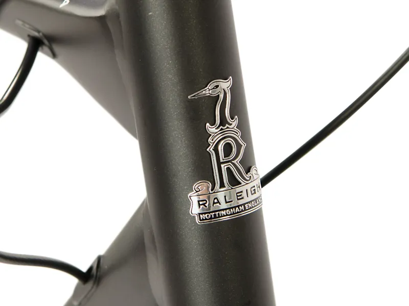 2020 Raleigh Strada 650b Hybrid Bike in Grey-7