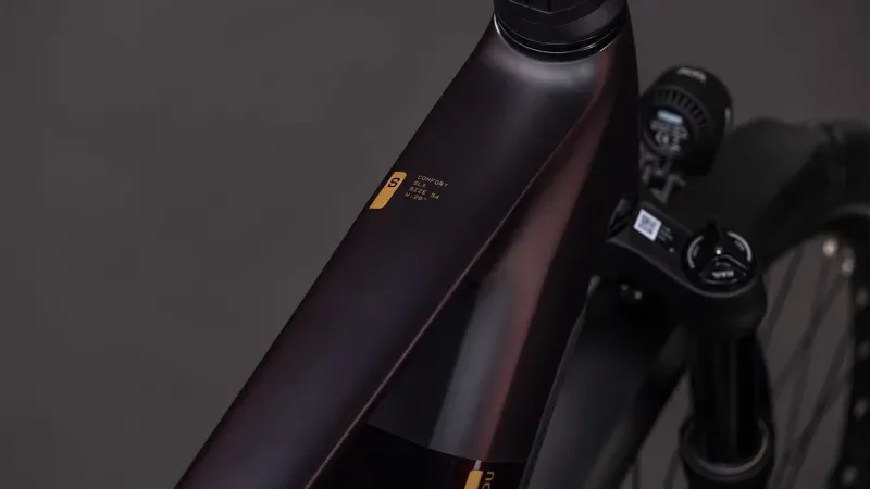 2026 Cube Kathmandu Hybrid Comfort SLX 800 eHybrid Bike in Solareclipse/Gold-4